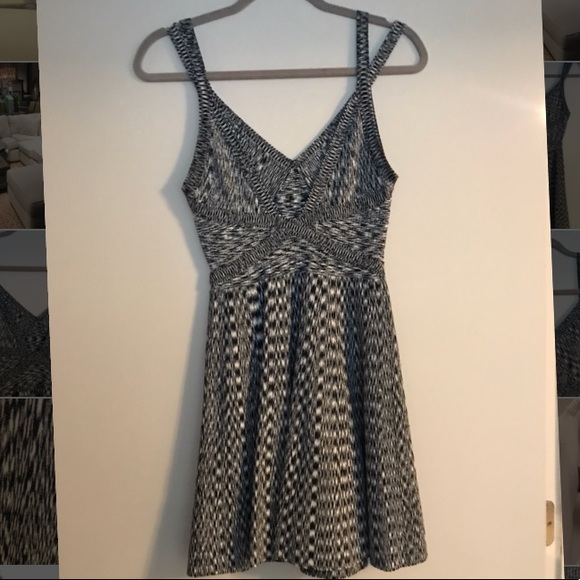 Guess Black and white mini dress - Picture 2 of 7